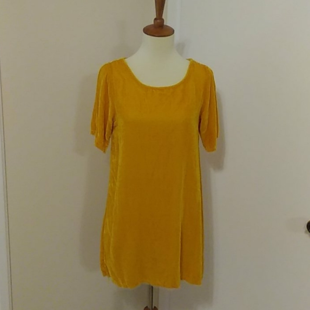 XS‎ LOVE TANJANE Velve Shirt EE22 2479